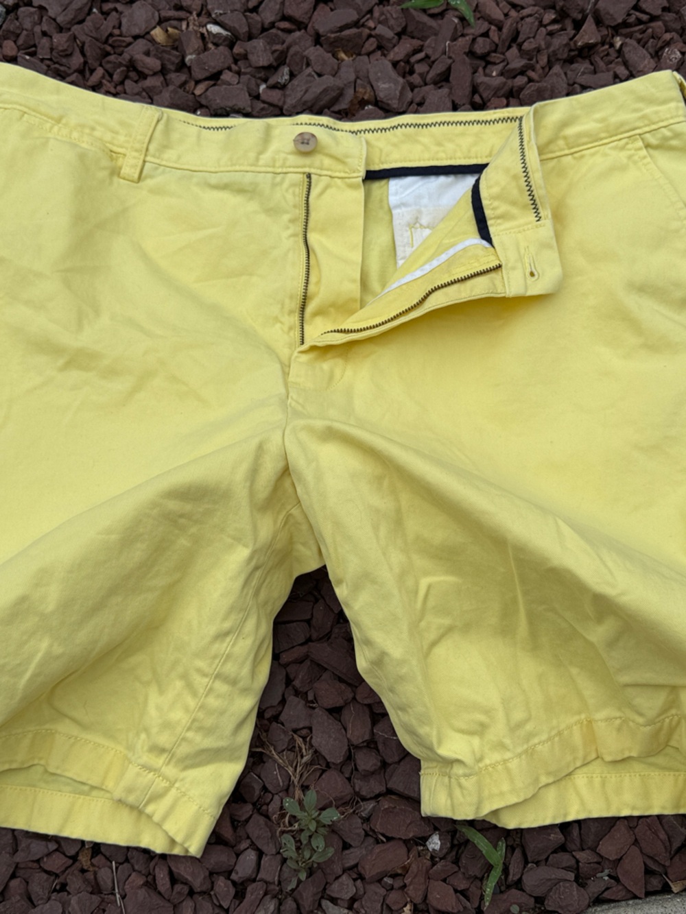 Nautica Bright Yellow Men’s Flat Front Shorts Size 42 like new